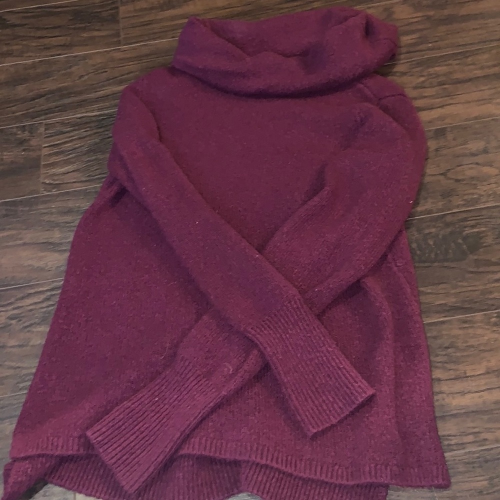 DKNY JEANS turtle neck sweater. Women’s size S